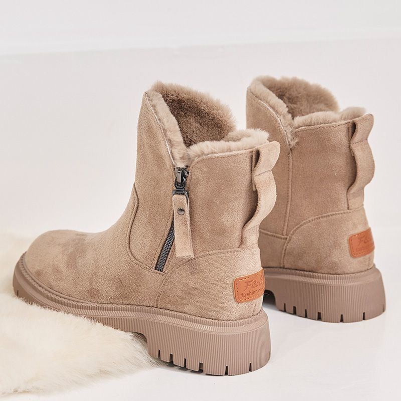 Winter women's boots with thick and warm cotton shoes and fur integrated in the middle tube and velvet
