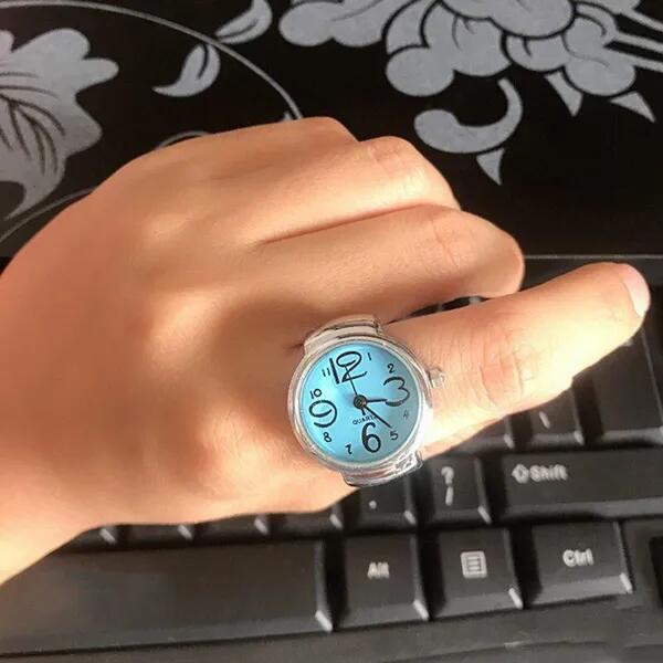Fashionable Silver Flower Ring Watch with Large Numbers, Stylish and Unique Decorative Watch for Students, Wholesale